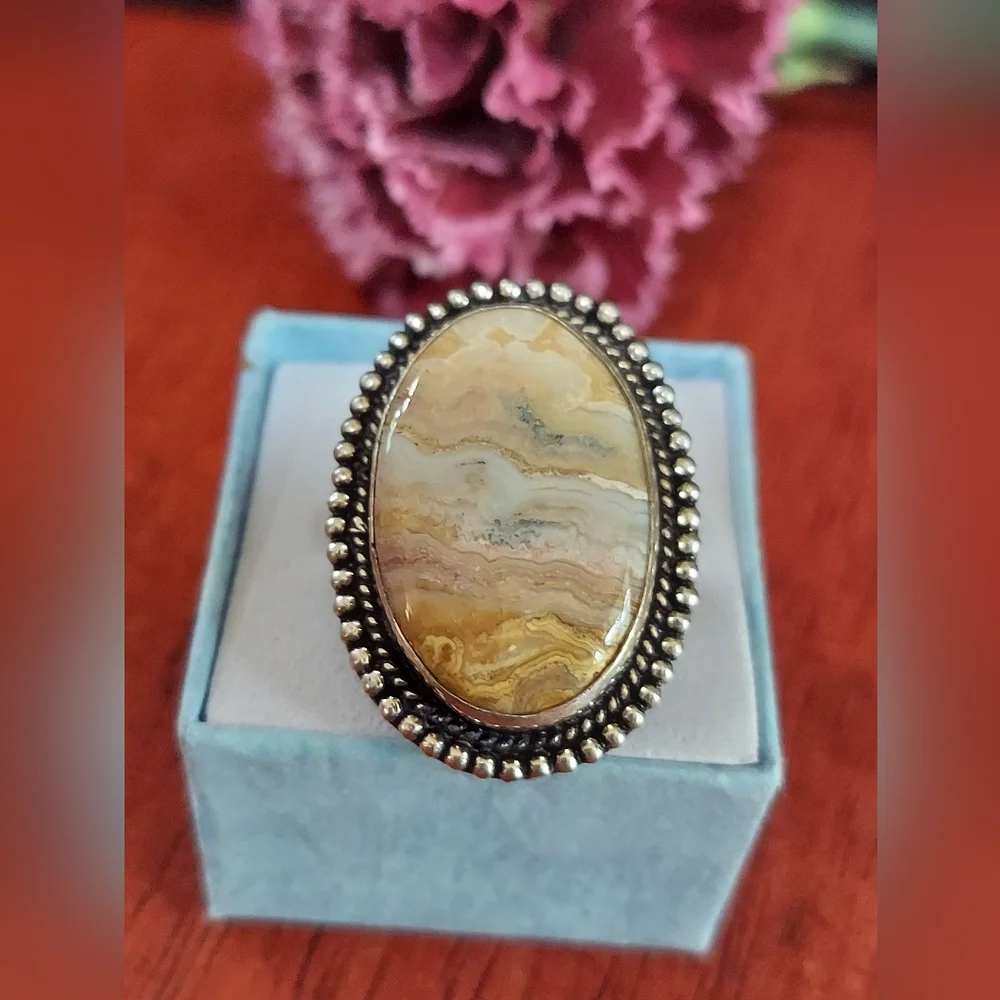 Handcrafted Mexican Crazy Lace Agate Oversized Oval Ring (7) - Picture 14 of 16